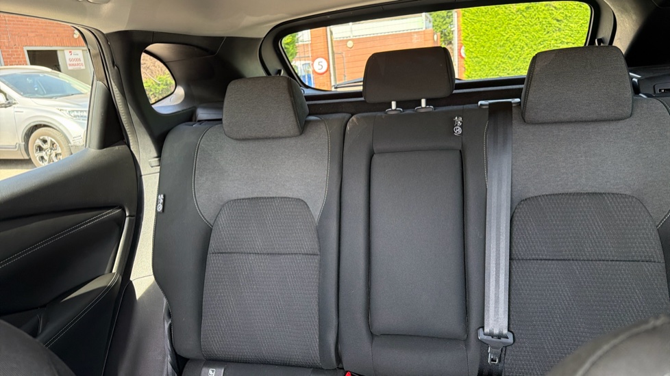 Nissan Qashqai 1.3 DiG-T MH 158 N-Connecta 5dr 4WD Xtronic Petrol Hatchback - Image 15