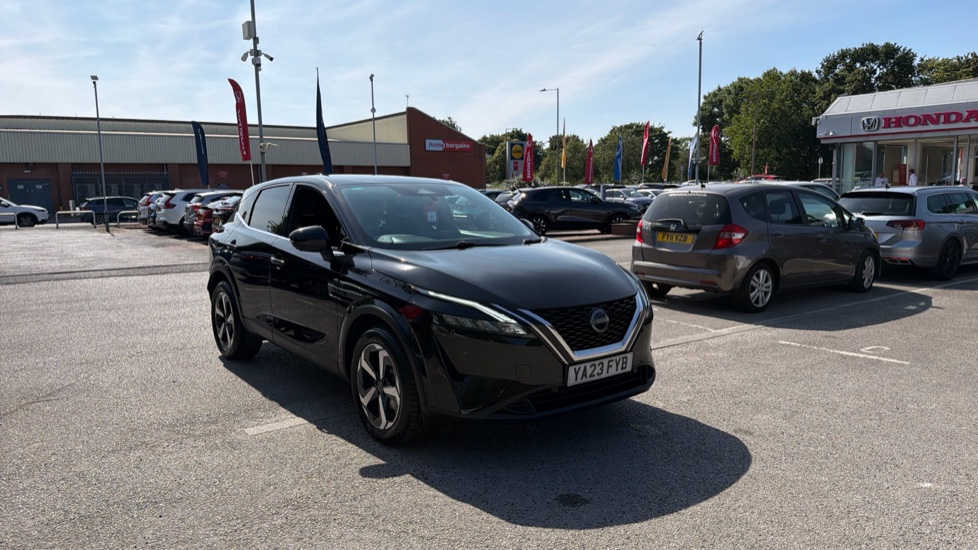 Nissan Qashqai 1.3 DiG-T MH 158 N-Connecta 5dr 4WD Xtronic Petrol Hatchback - Image 39