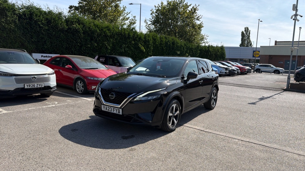 Nissan Qashqai 1.3 DiG-T MH 158 N-Connecta 5dr 4WD Xtronic Petrol Hatchback - Image 40