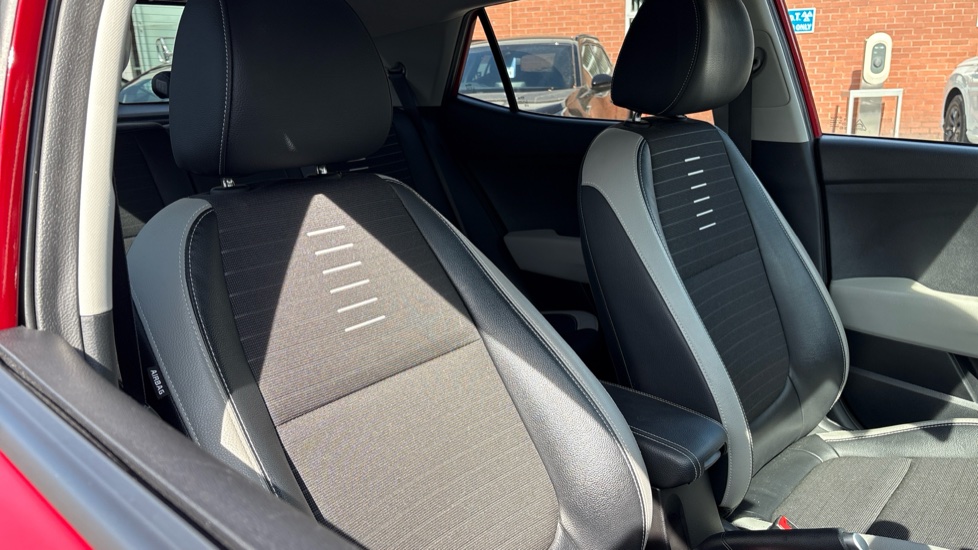 Kia Stonic 1.0T GDi 3 5dr Auto Petrol Estate - Image 39