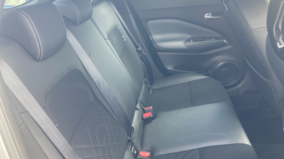 Nissan Juke 1.0 DiG-T 114 Tekna 5dr DCT Petrol Hatchback - Image 16