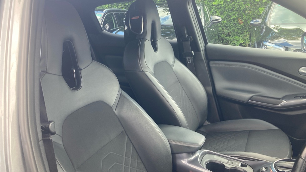 Nissan Juke 1.0 DiG-T 114 Tekna 5dr DCT Petrol Hatchback - Image 21