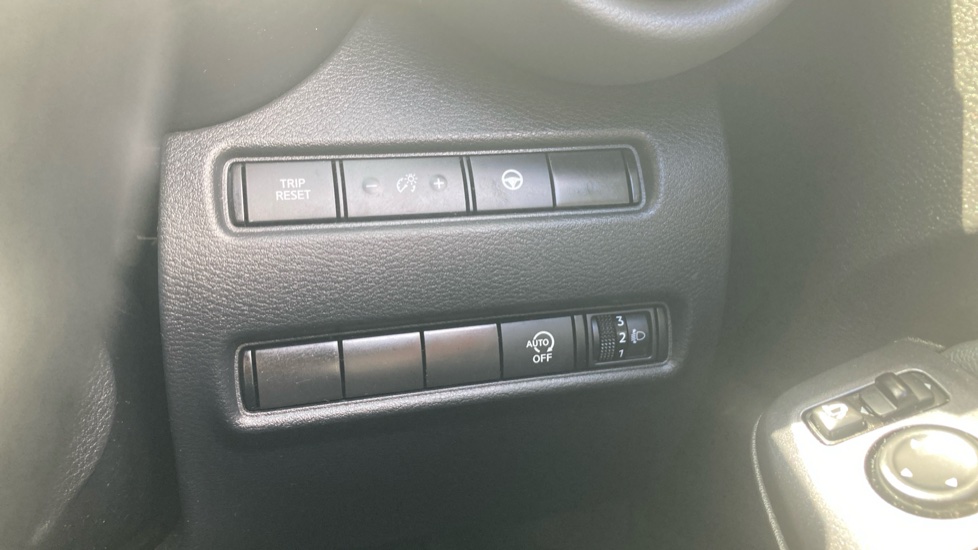Nissan Juke 1.0 DiG-T 114 Tekna 5dr DCT Petrol Hatchback - Image 26