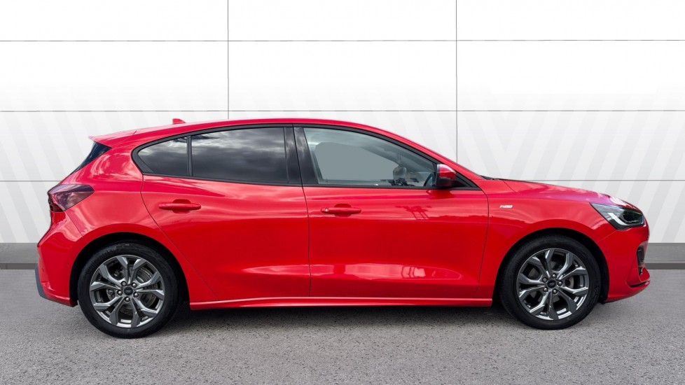 Ford Focus 1.0 EcoBoost Hybrid mHEV 155 ST-Line Edition 5dr Petrol Hatchback - Image 5