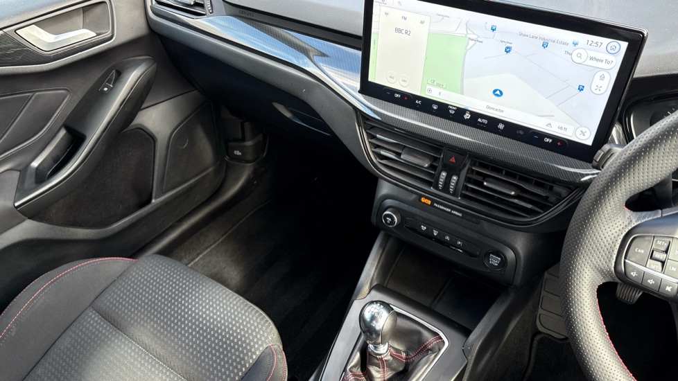 Ford Focus 1.0 EcoBoost Hybrid mHEV 155 ST-Line Edition 5dr Petrol Hatchback - Image 14