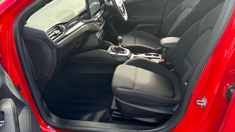 Ford Focus 1.0 EcoBoost Hybrid mHEV 155 ST-Line Edition 5dr Petrol Hatchback - Image 38