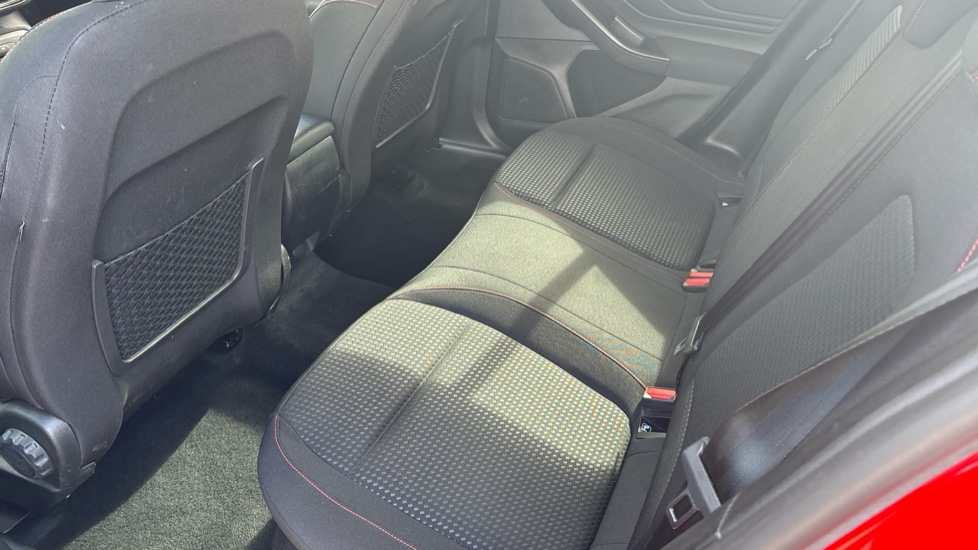 Ford Focus 1.0 EcoBoost Hybrid mHEV 155 ST-Line Edition 5dr Petrol Hatchback - Image 39