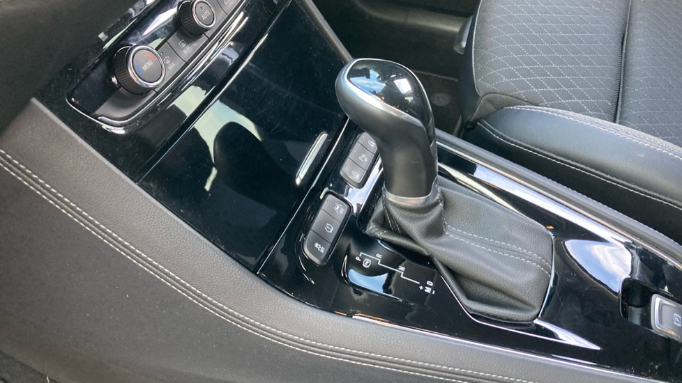 Vauxhall Grandland X 1.2 Turbo SRi Nav 5dr Auto Petrol Hatchback - Image 13