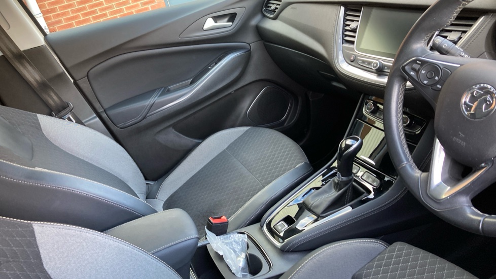 Vauxhall Grandland X 1.2 Turbo SRi Nav 5dr Auto Petrol Hatchback - Image 14