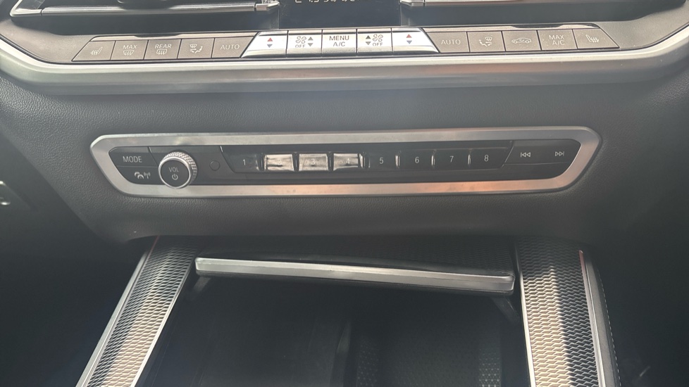 BMW X5 xDrive M50d 5dr Auto Diesel Estate - Image 39