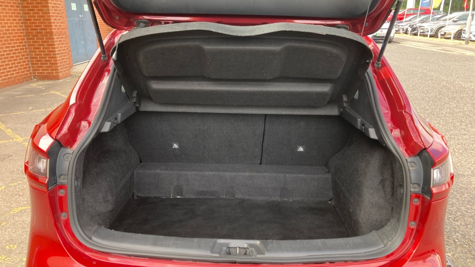 Nissan Qashqai 1.3 DiG-T Acenta Premium 5dr Petrol Hatchback - Image 4