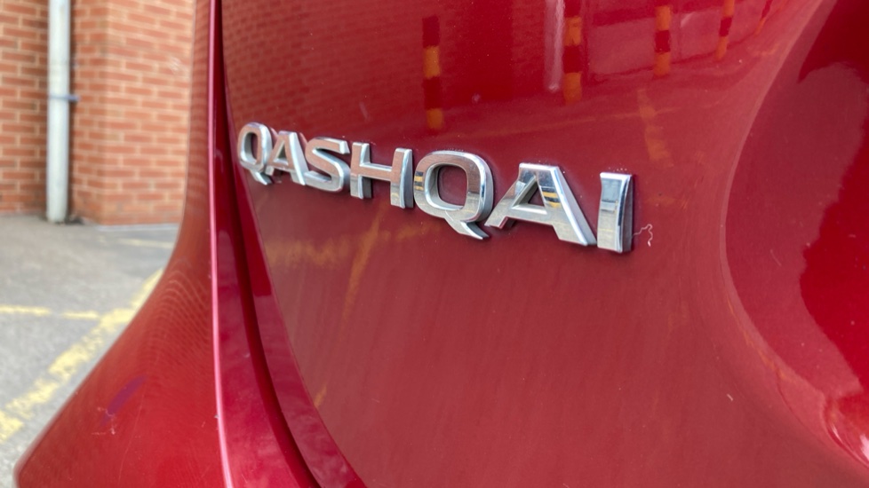 Nissan Qashqai 1.3 DiG-T Acenta Premium 5dr Petrol Hatchback - Image 22