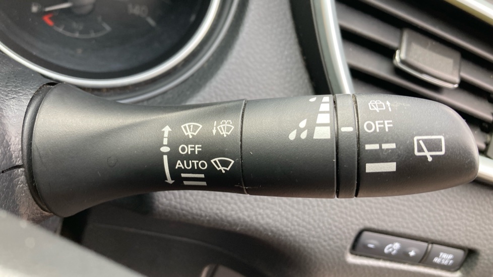 Nissan Qashqai 1.3 DiG-T Acenta Premium 5dr Petrol Hatchback - Image 30