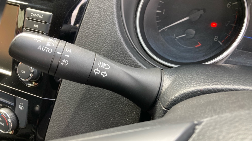 Nissan Qashqai 1.3 DiG-T Acenta Premium 5dr Petrol Hatchback - Image 31