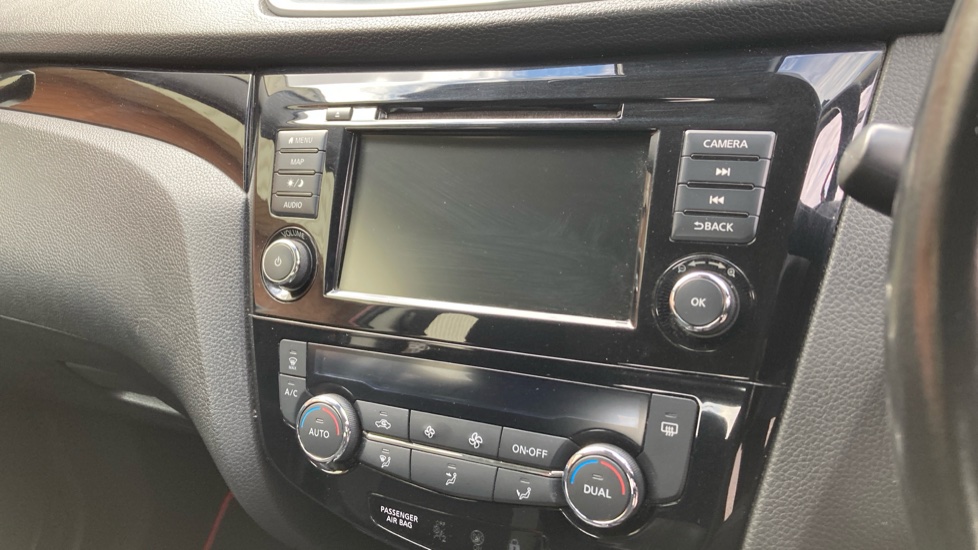 Nissan Qashqai 1.3 DiG-T Acenta Premium 5dr Petrol Hatchback - Image 35
