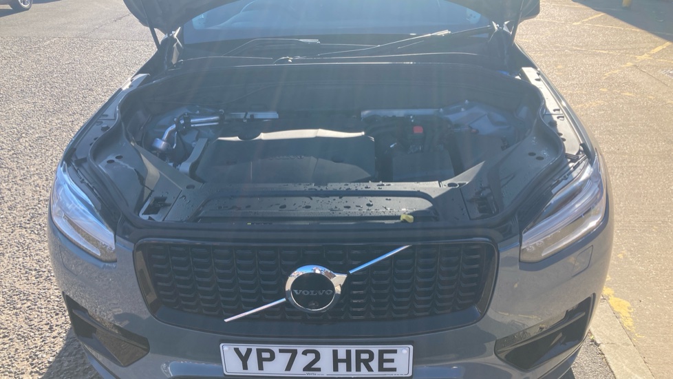 Volvo XC90 2.0 B5D [235] Plus Dark 5dr AWD Geartronic Diesel Estate - Image 8