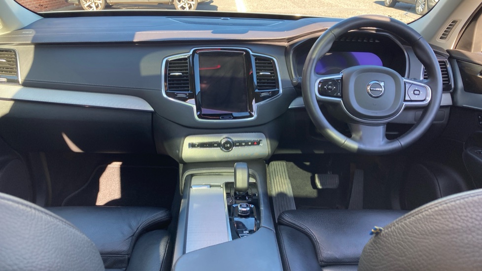 Volvo XC90 2.0 B5D [235] Plus Dark 5dr AWD Geartronic Diesel Estate - Image 10