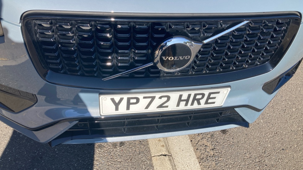 Volvo XC90 2.0 B5D [235] Plus Dark 5dr AWD Geartronic Diesel Estate - Image 24