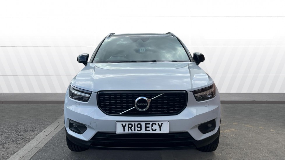 Volvo XC40 1.5 T3 [163] R DESIGN 5dr Petrol Estate - Image 3
