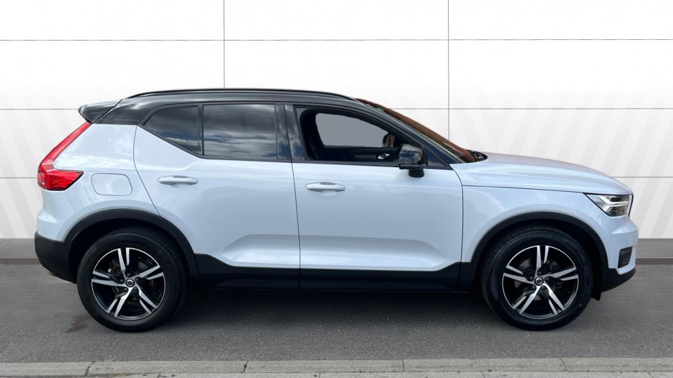 Volvo XC40 1.5 T3 [163] R DESIGN 5dr Petrol Estate - Image 5