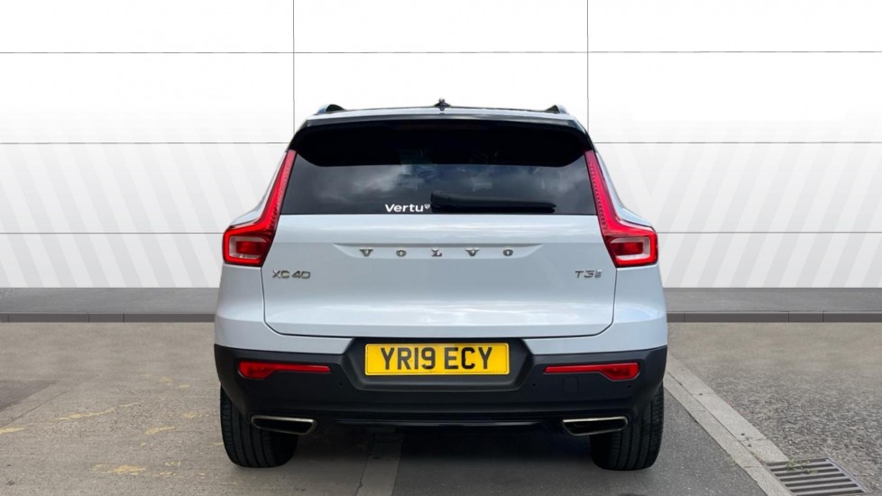 Volvo XC40 1.5 T3 [163] R DESIGN 5dr Petrol Estate - Image 6