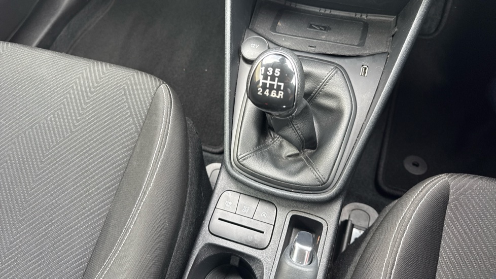 Ford Fiesta 1.0 EcoBoost Hybrid mHEV 125 Trend 5dr Petrol Hatchback - Image 28