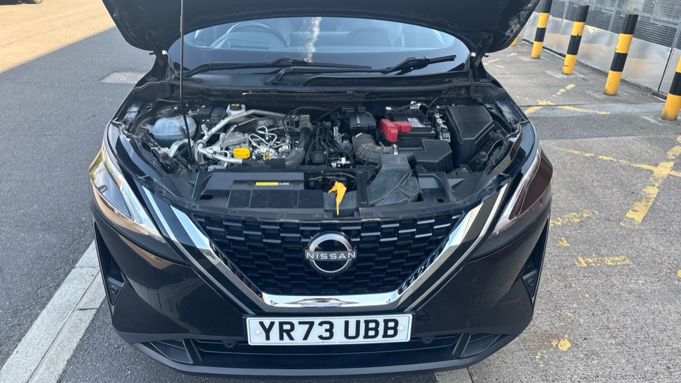 Nissan Qashqai 1.3 DiG-T MH Tekna 5dr Petrol Hatchback - Image 8