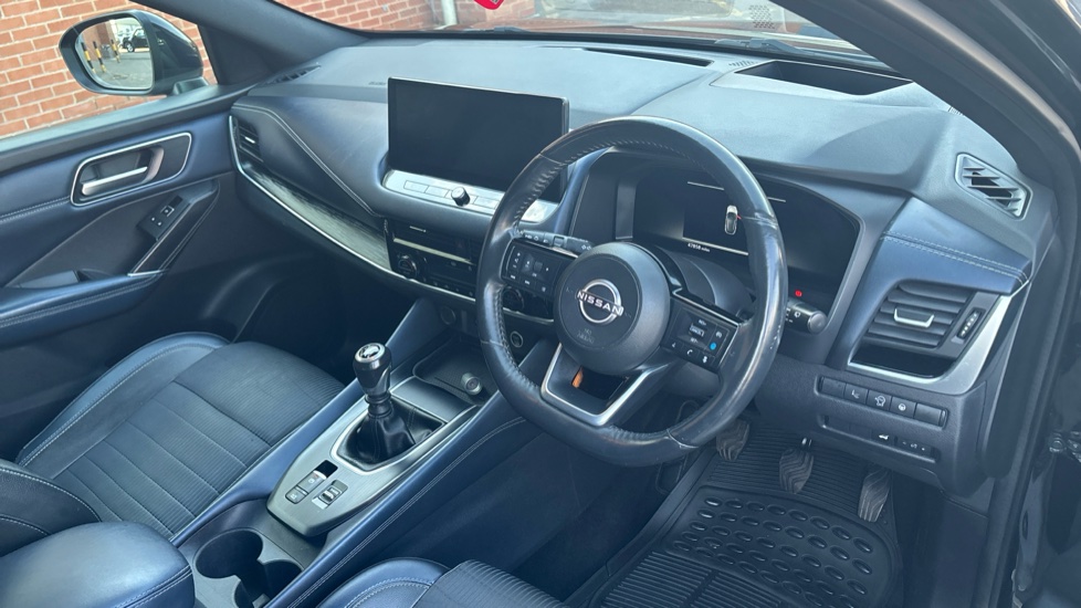 Nissan Qashqai 1.3 DiG-T MH Tekna 5dr Petrol Hatchback - Image 11