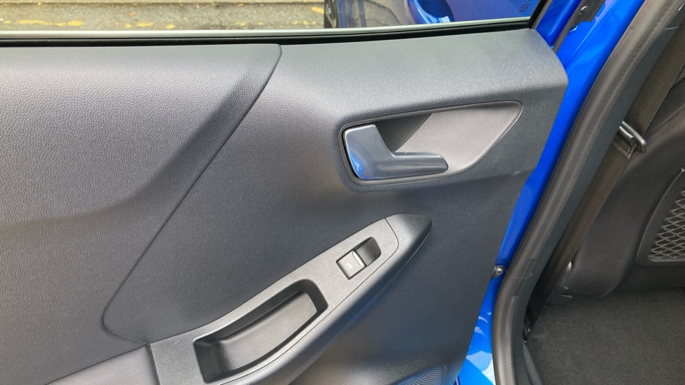 Ford Puma 1.0 EcoBoost Hybrid mHEV ST-Line Vignale 5dr Petrol Hatchback - Image 32