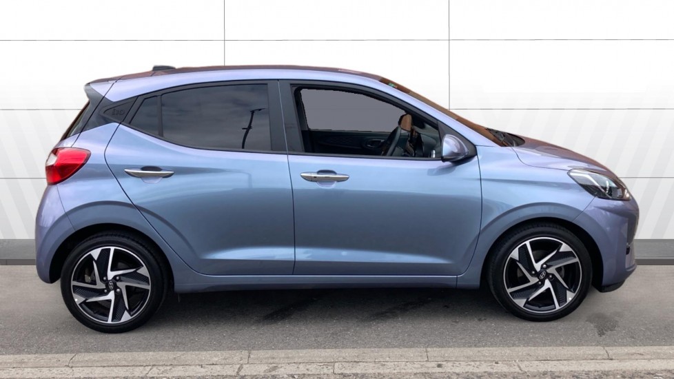 Hyundai i10 1.0 [63] Premium 5dr [Nav] Petrol Hatchback - Image 5