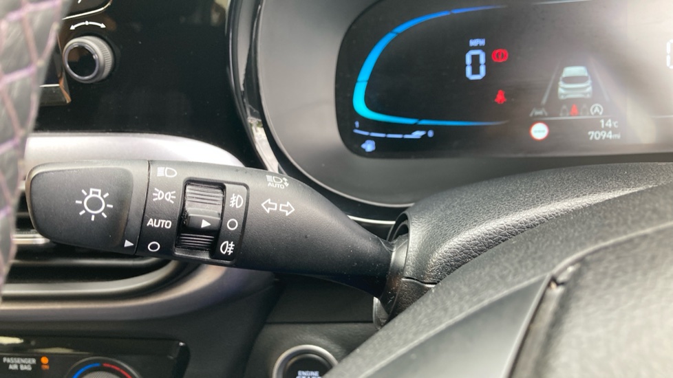 Hyundai i10 1.0 [63] Premium 5dr [Nav] Petrol Hatchback - Image 23
