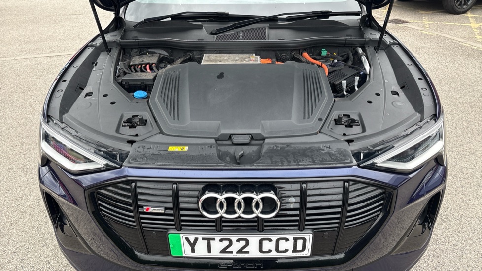 Audi e-tron 230kW 50 Quattro 71kWh Black Edition 5dr Auto Electric Estate - Image 8