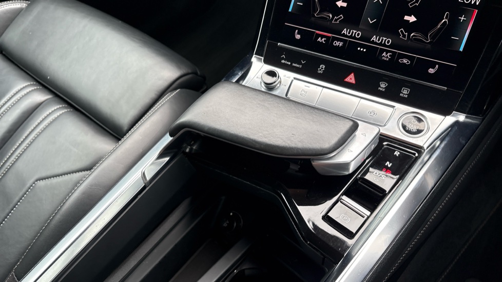 Audi e-tron 230kW 50 Quattro 71kWh Black Edition 5dr Auto Electric Estate - Image 13