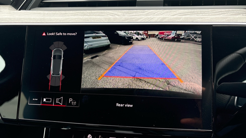 Audi e-tron 230kW 50 Quattro 71kWh Black Edition 5dr Auto Electric Estate - Image 21