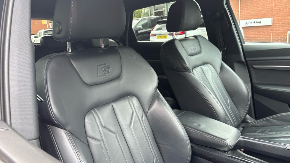 Audi e-tron 230kW 50 Quattro 71kWh Black Edition 5dr Auto Electric Estate - Image 33