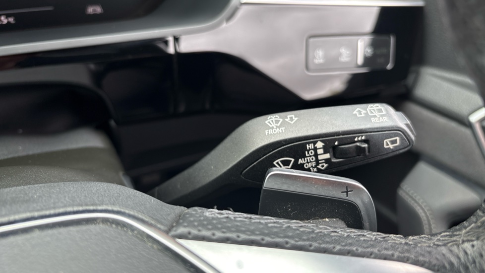 Audi e-tron 230kW 50 Quattro 71kWh Black Edition 5dr Auto Electric Estate - Image 43