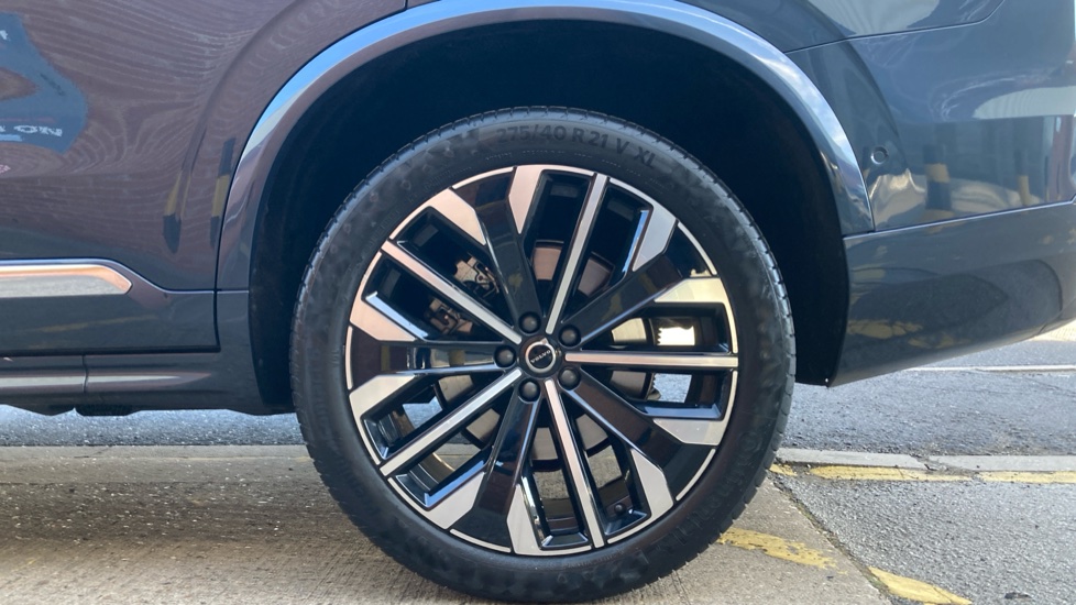 Volvo XC90 2.0 B5P Ultra Bright 5dr AWD Geartronic Petrol Estate - Image 7
