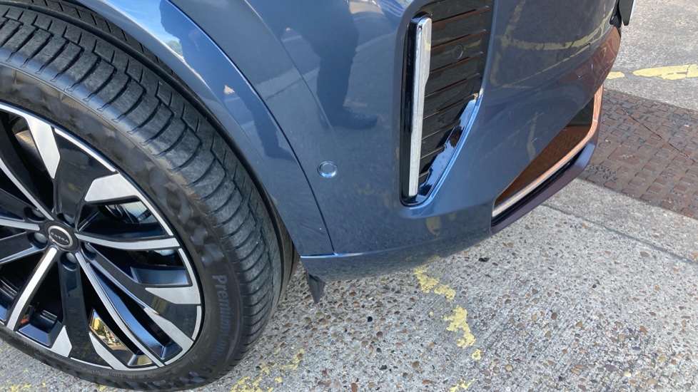 Volvo XC90 2.0 B5P Ultra Bright 5dr AWD Geartronic Petrol Estate - Image 39