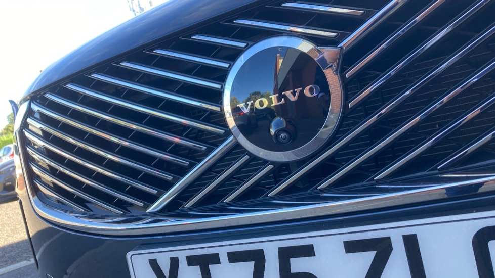 Volvo XC90 2.0 B5P Ultra Bright 5dr AWD Geartronic Petrol Estate - Image 40