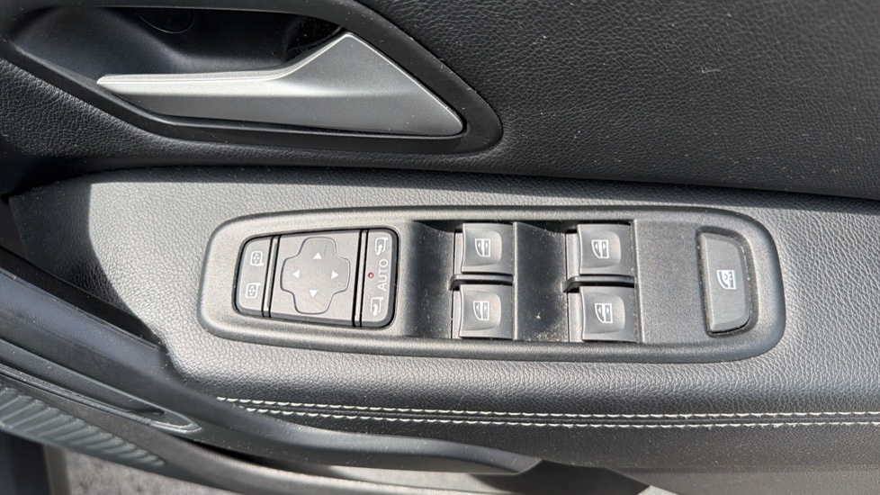 Dacia Duster 1.0 TCe 90 Journey 5dr Petrol Estate - Image 30