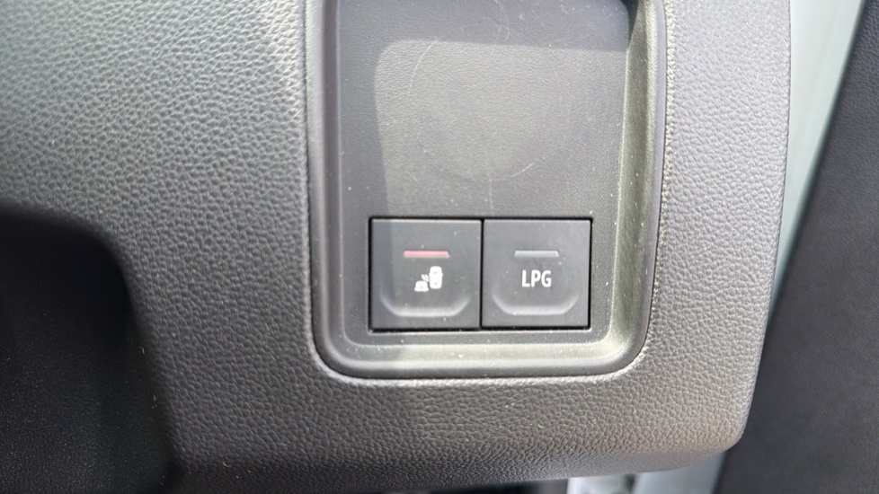 Dacia Duster 1.0 TCe 90 Journey 5dr Petrol Estate - Image 31