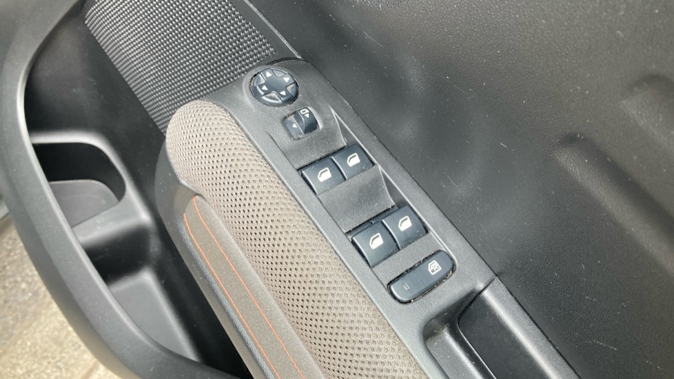Citroen C3 Aircross 1.2 PureTech 110 Shine Plus 5dr Petrol Hatchback - Image 36