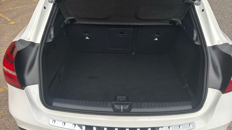 Mercedes-Benz GLA 200 Sport Premium Plus 5dr Auto Petrol Hatchback - Image 4