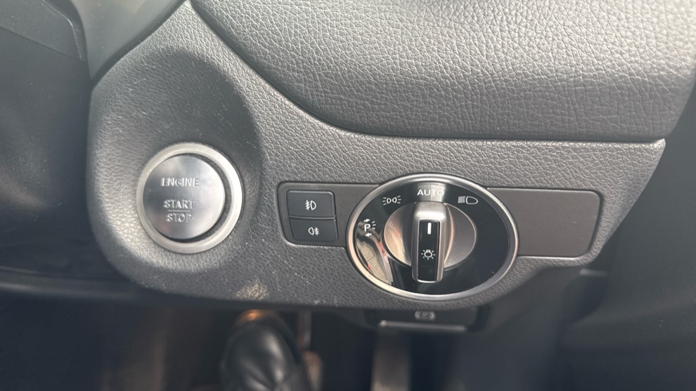 Mercedes-Benz GLA 200 Sport Premium Plus 5dr Auto Petrol Hatchback - Image 21