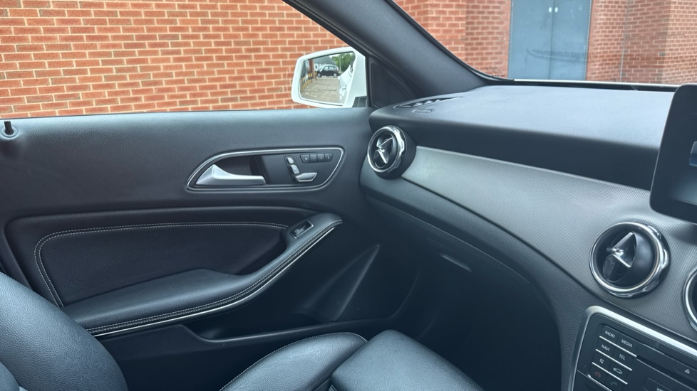 Mercedes-Benz GLA 200 Sport Premium Plus 5dr Auto Petrol Hatchback - Image 34