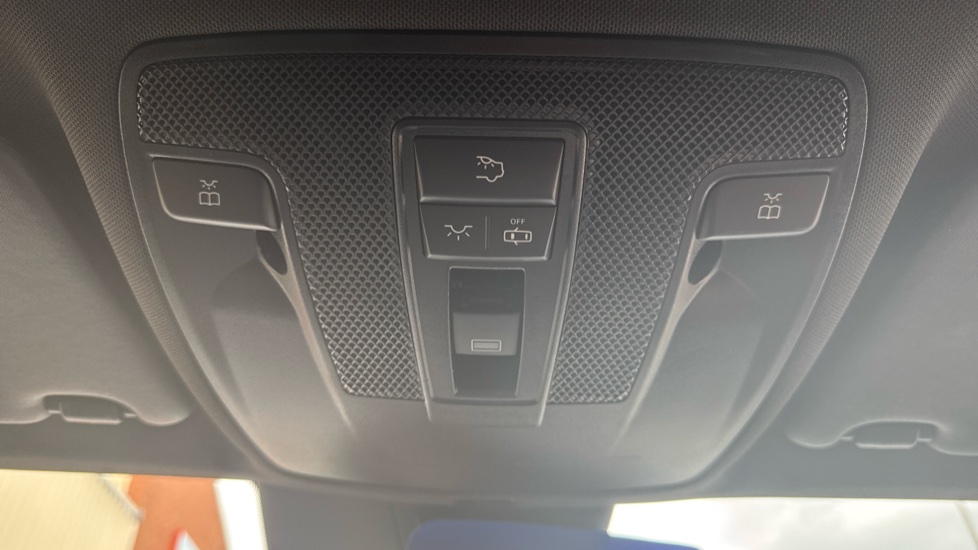 Mercedes-Benz GLA 200 Sport Premium Plus 5dr Auto Petrol Hatchback - Image 35