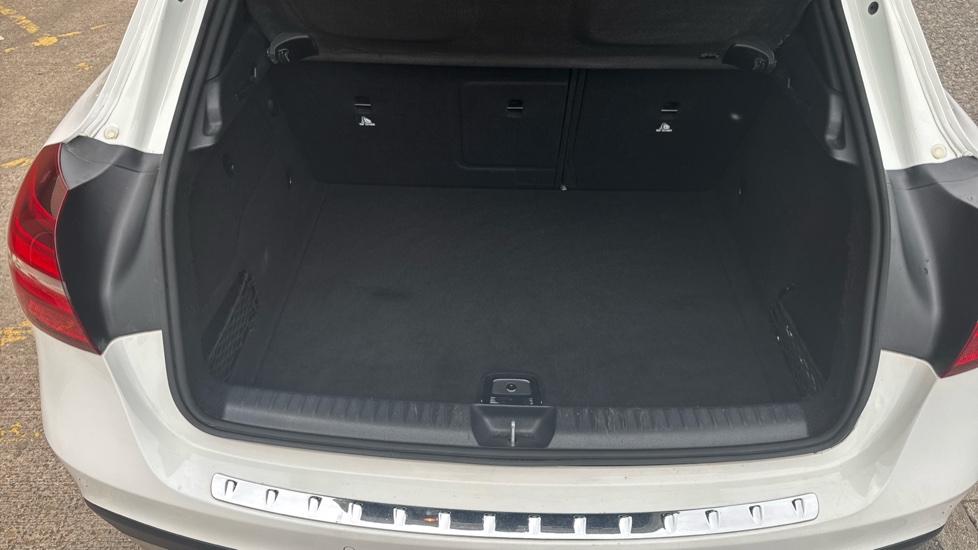Mercedes-Benz GLA 200 Sport Premium Plus 5dr Auto Petrol Hatchback - Image 41