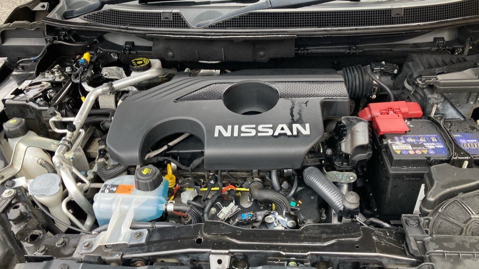 Nissan Qashqai 1.7 dCi Tekna 5dr Diesel Hatchback - Image 8