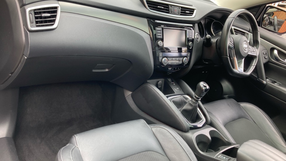 Nissan Qashqai 1.7 dCi Tekna 5dr Diesel Hatchback - Image 9