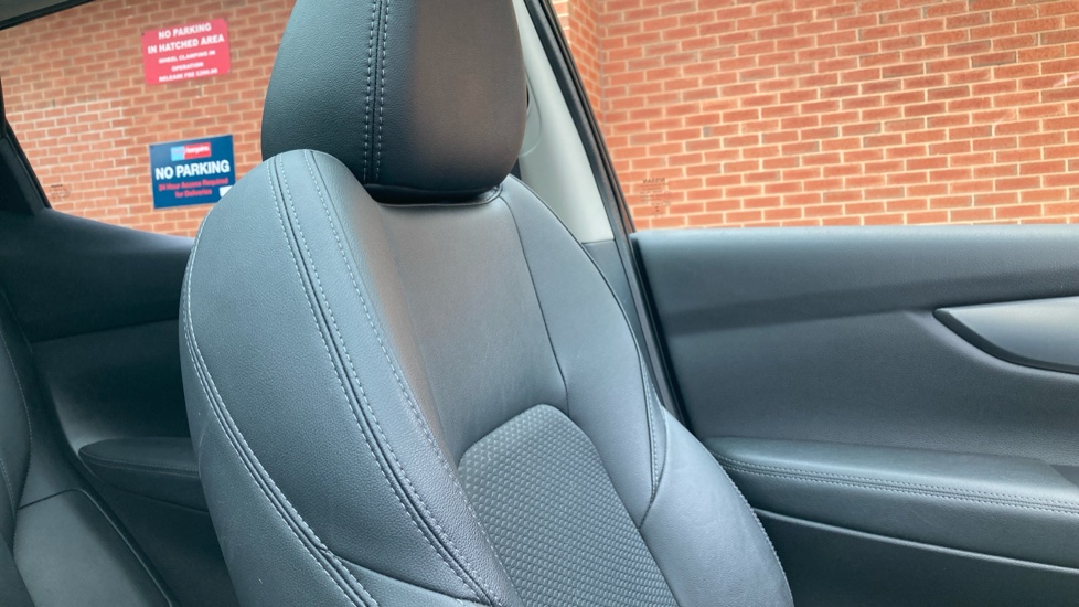 Nissan Qashqai 1.7 dCi Tekna 5dr Diesel Hatchback - Image 33